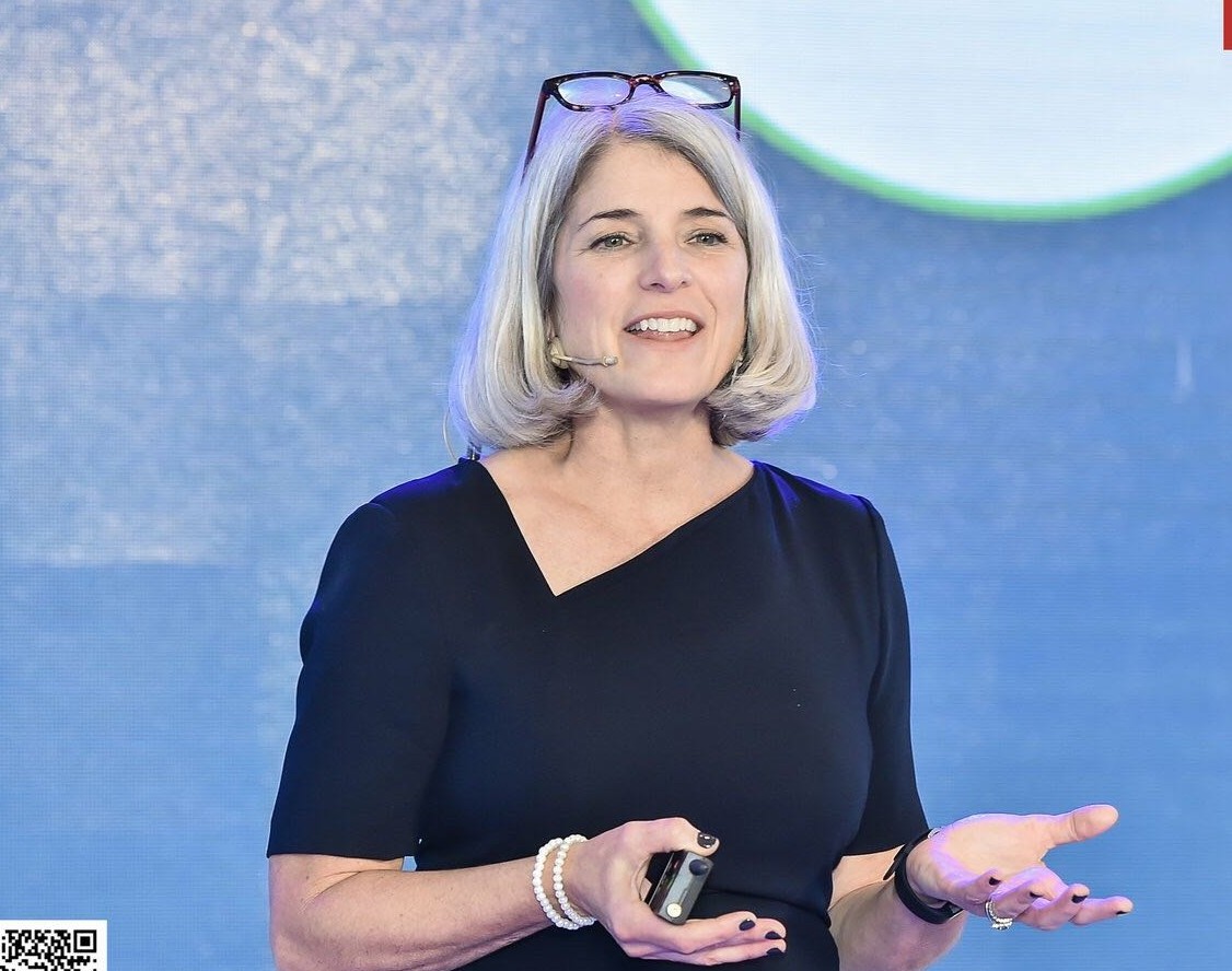 Jeanne Thompson speaking